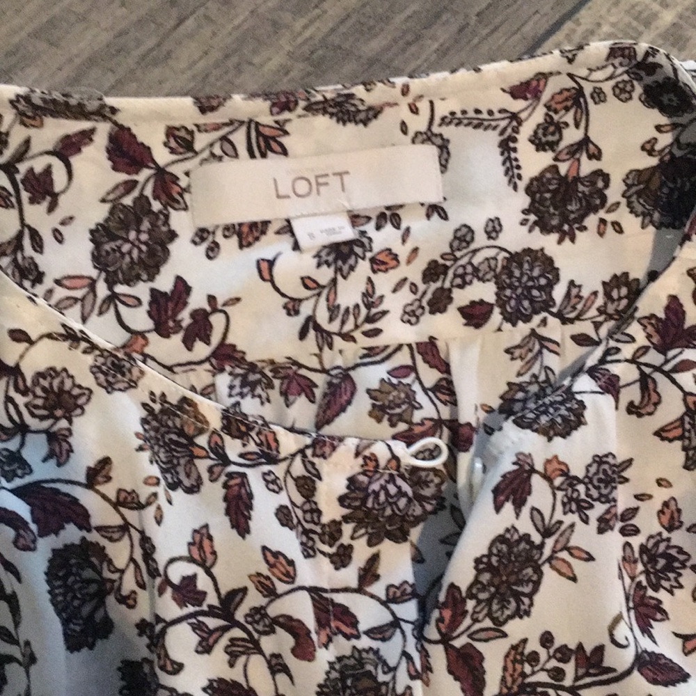 ANN TAYLOR LOFT Floral Buttoned Collared Shirt